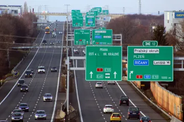 Za pět let vzrostla intenzita dopravy o desetinu, ukázalo sčítání. Nejvíce aut jezdí po D1 u Říčan