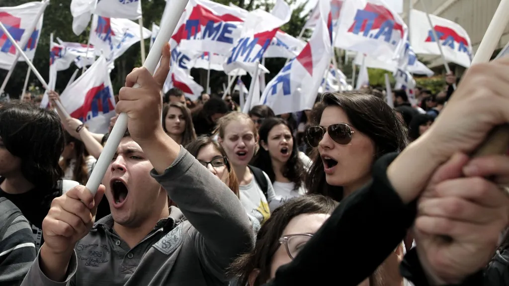 Řecká demonstrace kvůli ukončení vysílání veřejnoprávní televize