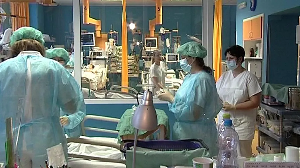 Lékaři v nemocnici