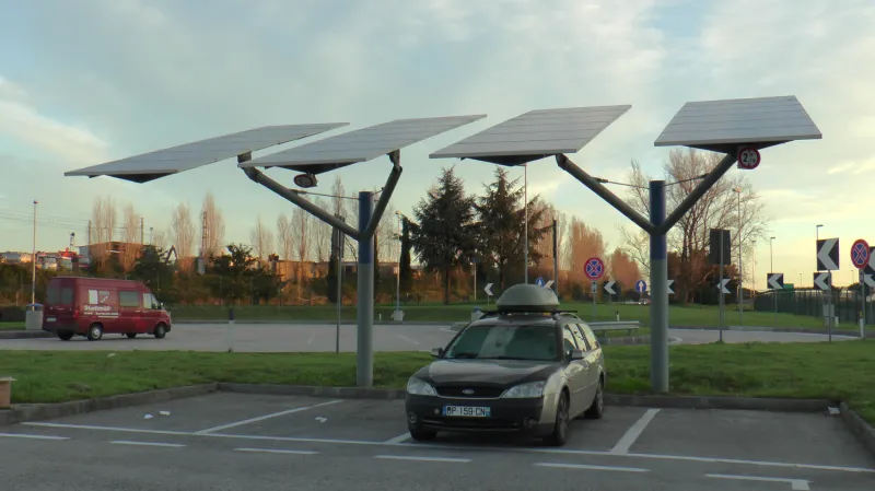 Fotovoltaické panely u Neapole