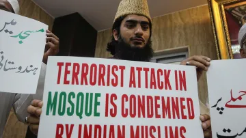 Setkání muslimů v Bombaji odsuzující teroristický čin v novozélandském městě Christchurch