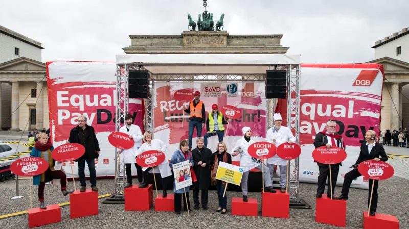 Demonstrace za rovné platy v Berlíně