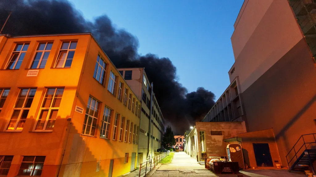 Dým nad pražskými Vysočany