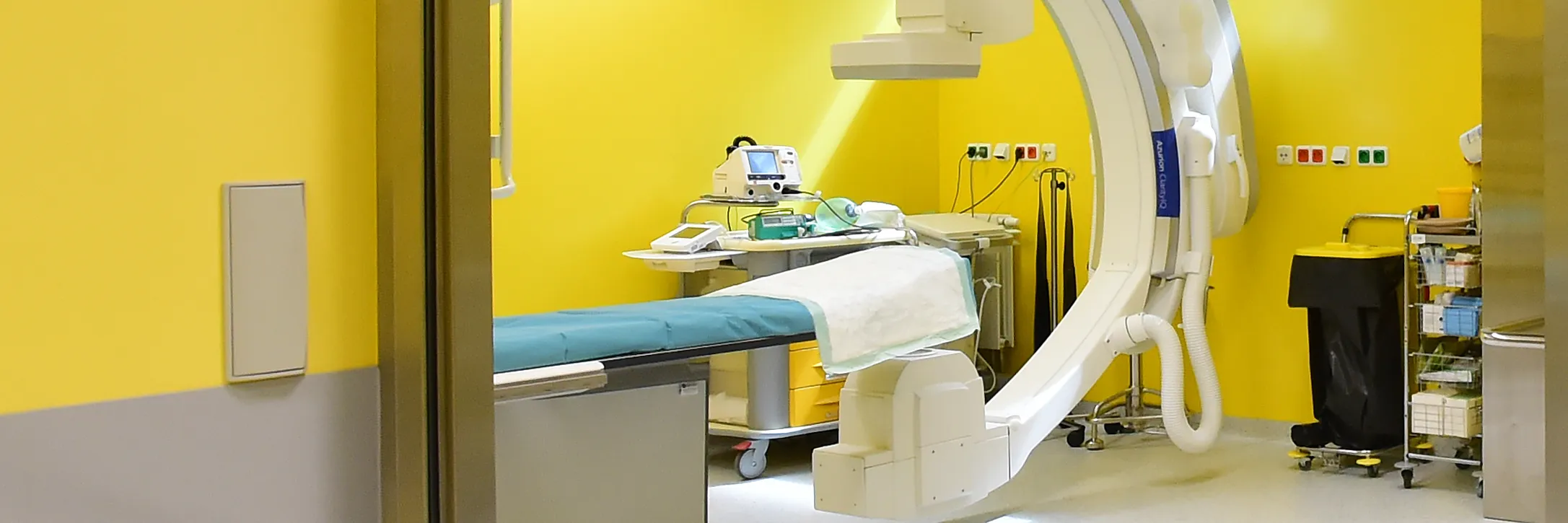 Policie prověřuje možné ublížení na zdraví u stovek lidí kvůli defibrilátorům ve FN Olomouc