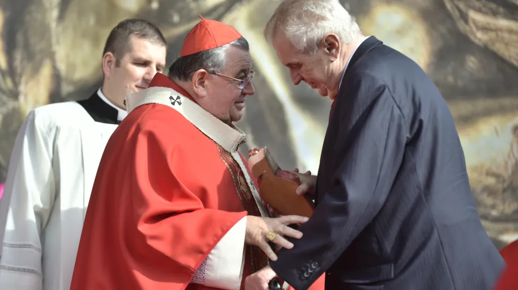 Prezident Miloš Zeman a kardinál Dominik Duka na Národní svatováclavské pouti