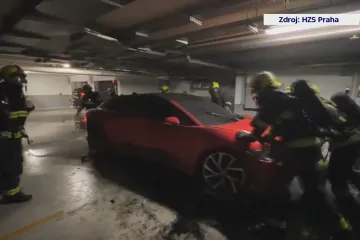 Spolupráce s výrobci elektroaut je pro hasiče zásadní. Správná konstrukce jim usnadňuje rychlý přístup k baterii