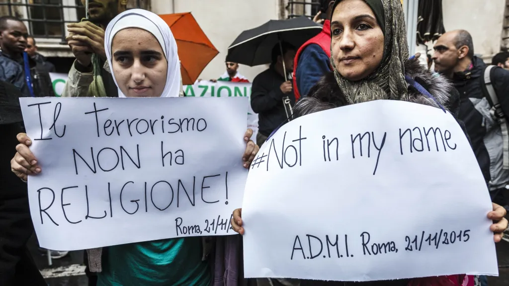 Římská demonstrace proti terorismu
