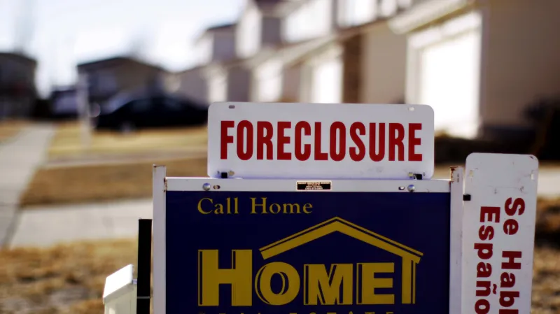Častý obrázek v době krize. Američané nezvládali platit hypotéky a přicházeli o své domovy.