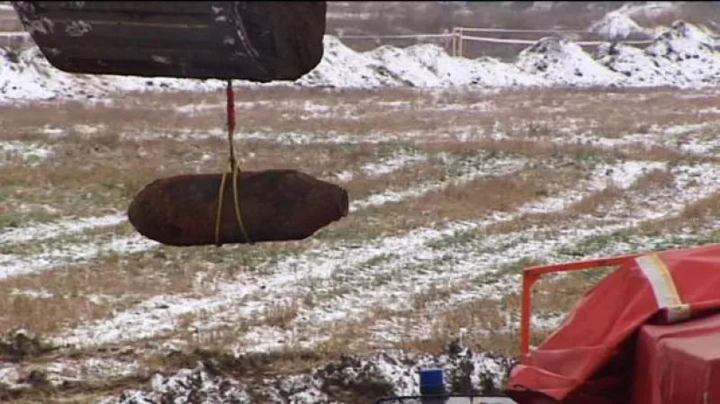 Letecká puma uzavřela okolí užské skládky
