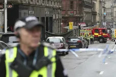 Ve skotském Glasgow muž napadl nožem lidi, policie ho zastřelila. O terorismus se prý nejedná