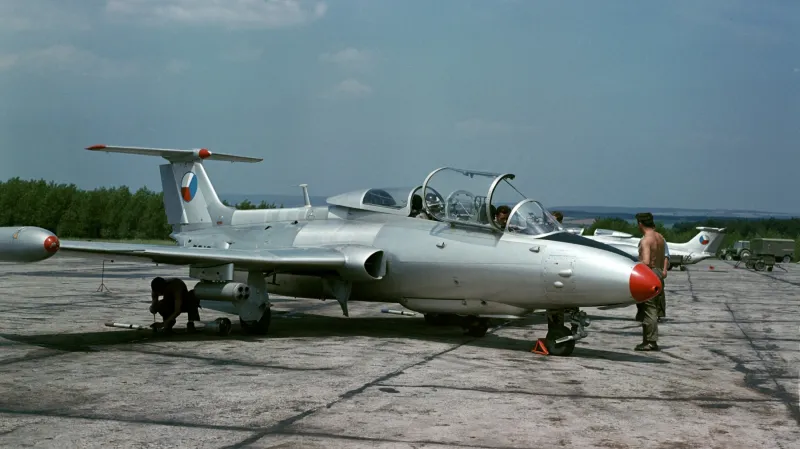 L-29 Delfín