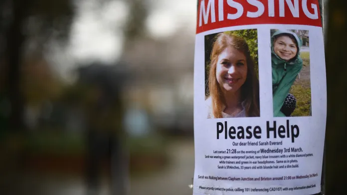 Snímek plakátu s žádostí o pomoc při hledání Sarah Everardové