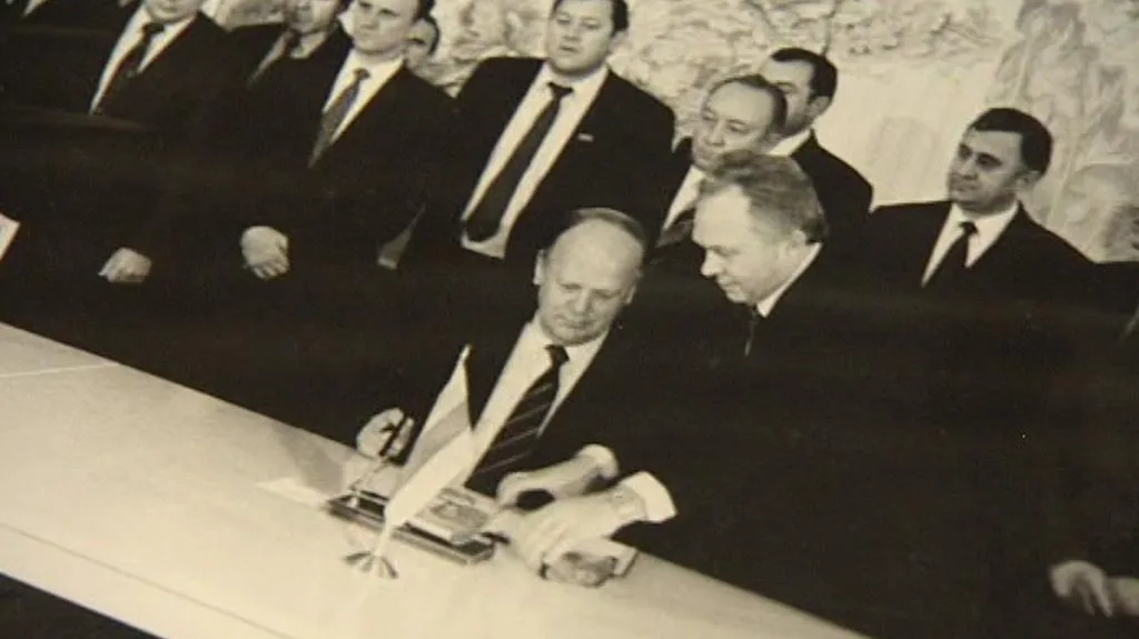 Stanislav Šuškevič stvrzuje rozpad Sovětského svazu