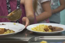 Děti v nouzi díky projektu opět dosáhnou na obědy ve školních jídelnách