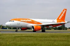 V Praze nouzově přistálo letadlo kvůli podezření z výbušného zařízení na palubě