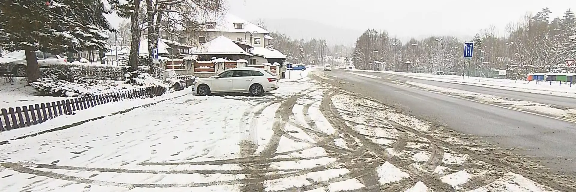 V noci napadlo až patnáct centimetrů sněhu, problémy v dopravě měl Moravskoslezský kraj
