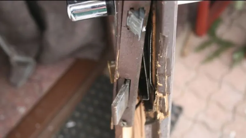 Nejčastěji chodí zloději dveřmi