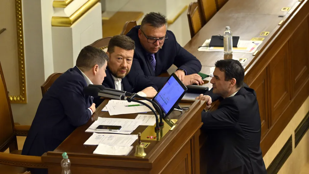 Schůze sněmovny k opozičnímu návrhu na vyslovení nedůvěry vládě Andreje Babiše (4. února 2026)