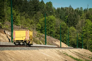 Rekonstrukce tramvajové trati Liberec–Jablonec nabírá zpoždění, místo července bude hotová až v září
