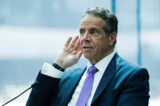 Guvernér státu New York Cuomo kvůli obviněním ze sexuálního obtěžování rezignoval