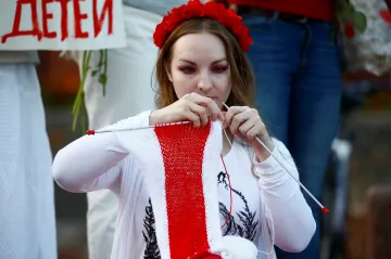 Unijní ministři se dohodli na sankcích kvůli situaci v Bělorusku. Lukašenko vyhlásil bojovou pohotovost