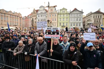 „Česko není na prodej.“ Demonstrace míří proti vzniku vlády ANO, SPD a Motoristů