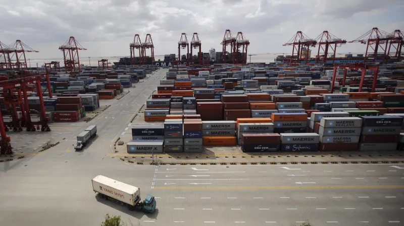 Přístaviště Yangshan Deep Water Port, část zóny volného obchodu v Šanghai