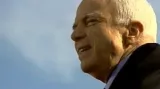 Na Ukrajinu jede americký senátor John McCain
