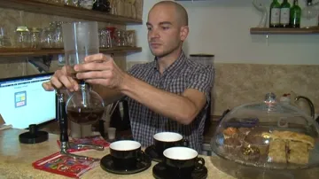 Příprava kávy pomocí Vacuum Potu není příliš obvyklá