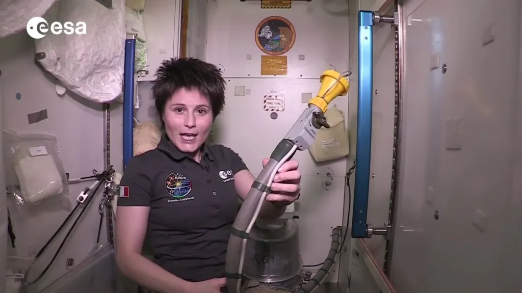Vyměšování na ISS