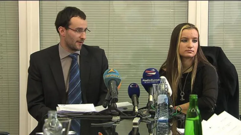 Studio ČT24 o sporu Mazel - Kočí