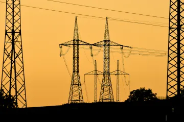 Ke zdražování elektřiny se přidávají další dodavatelé. PRE a MND reagují na růst cen na burze