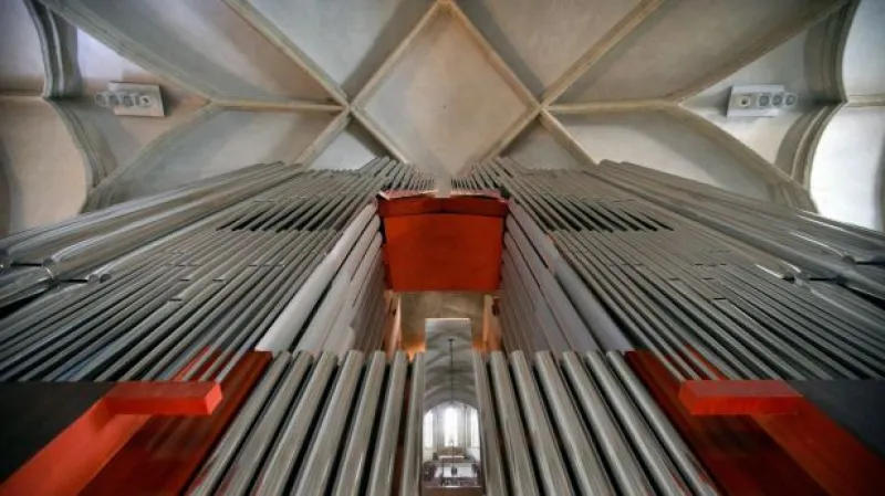 Církevní restituce: ČSSD chce prosadit zveřejnění žádostí