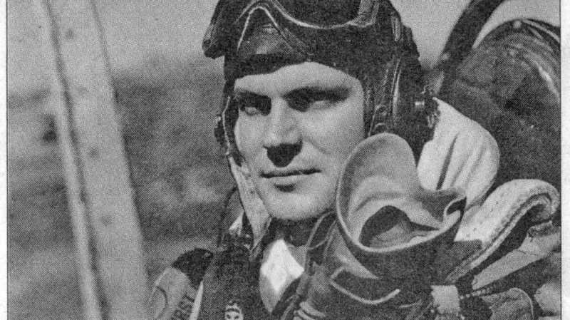 1/Lt William B. Hoelscher ve svém P-51D Mustang