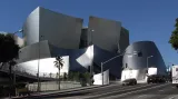 Koncertní hala Walta Disneyho na South Grand Avenue v Los Angeles v Kalifornii je čtvrtá hala Losangeleského hudebního centra. Pojme 2265 lidí na sezení a mimo jiné je domovem Losangeleského filharmonického orchestru. Budova byla otevřena v roce 2003. Celkově stála 274 milionů dolarů.