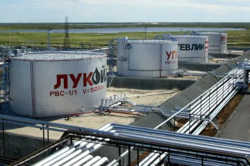 Bulharsko posiluje bezpečnost v rafinerii Lukoil, chce ji zestátnit