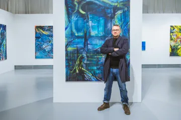 Martin Salajka se prodírá mlhovinou mimo realitu