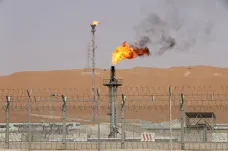 Kartel OPEC a jeho spojenci se dohodli, že od srpna budou těžit více ropy