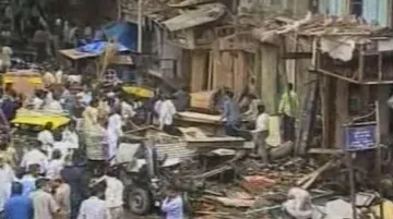 Následky výbuchu v Bombaji