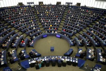 Europoslanci žádají po verdiktu Nejvyššího soudu USA rozšíření unijní listiny o právo na potrat