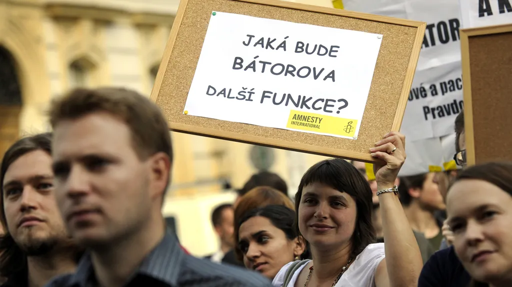 Demonstrace proti Bátorovi