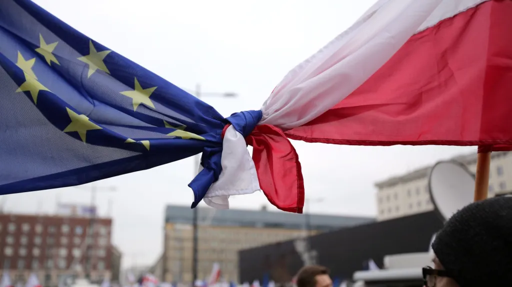 Demonstrace proti ovládnutí médií vládou