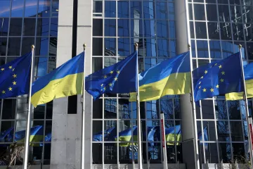 Europoslanci schválili regulaci velkých digitálních firem i obsahu na sítích