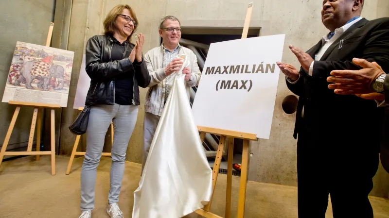 Slavnostního křtu se zúčastnili pražská primátorka Adriana Krnáčová, ministr zahraničí ČR Lubomír Zaorálek a srílanský ministr zahraničí Mangala Samaraweera