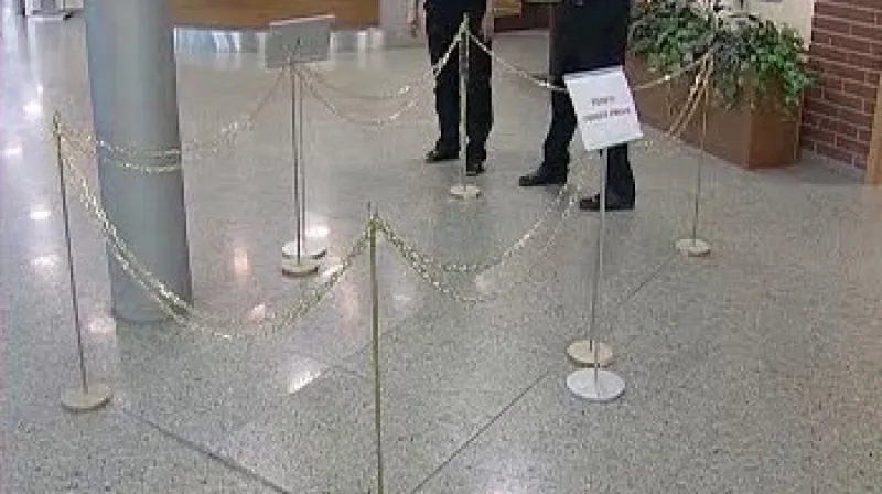 Sídlo královéhradeckého krajského úřadu musí projít generální opravou, do objektu silně zatéká.
hradec králové, krajský úřad, voda, zatékání, ohrada