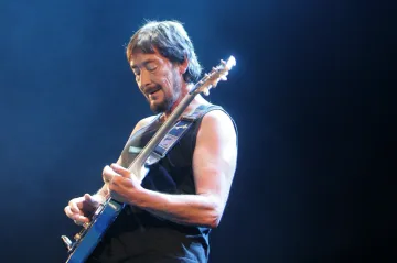 Zemřel britský hudebník Chris Rea, bylo mu 74 let