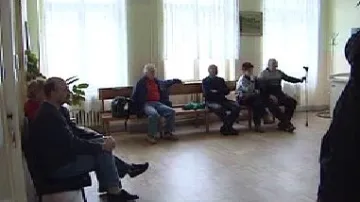 Pacienti v čekárně u lékaře