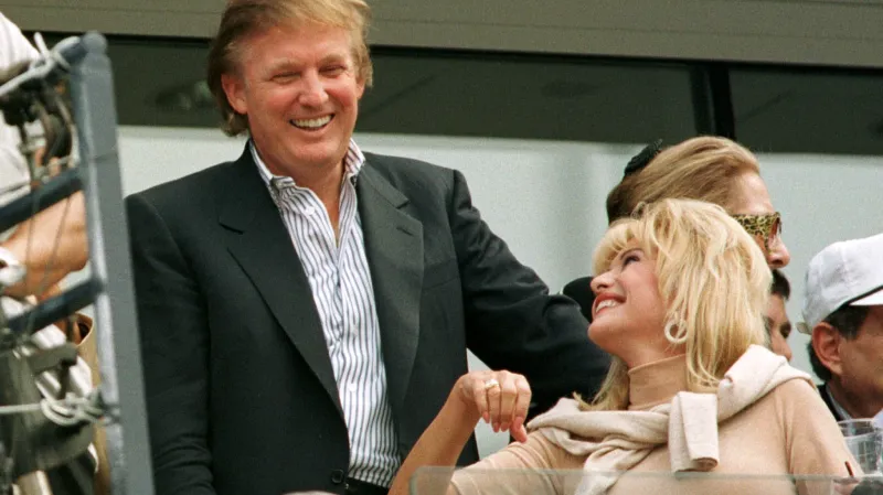Donald Trump a Ivana Trumpová na snímku z roku 1997
