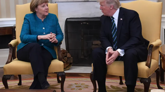 Angela Merkelová a Donald Trump v Oválné pracovně