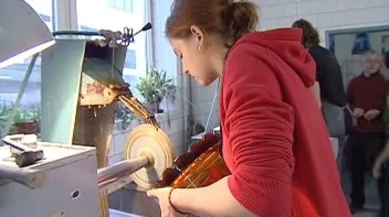 Liberecký kraj přeci jen sloučí sklářskou školu v Kamenickém Šenově s tou v Novém Boru.